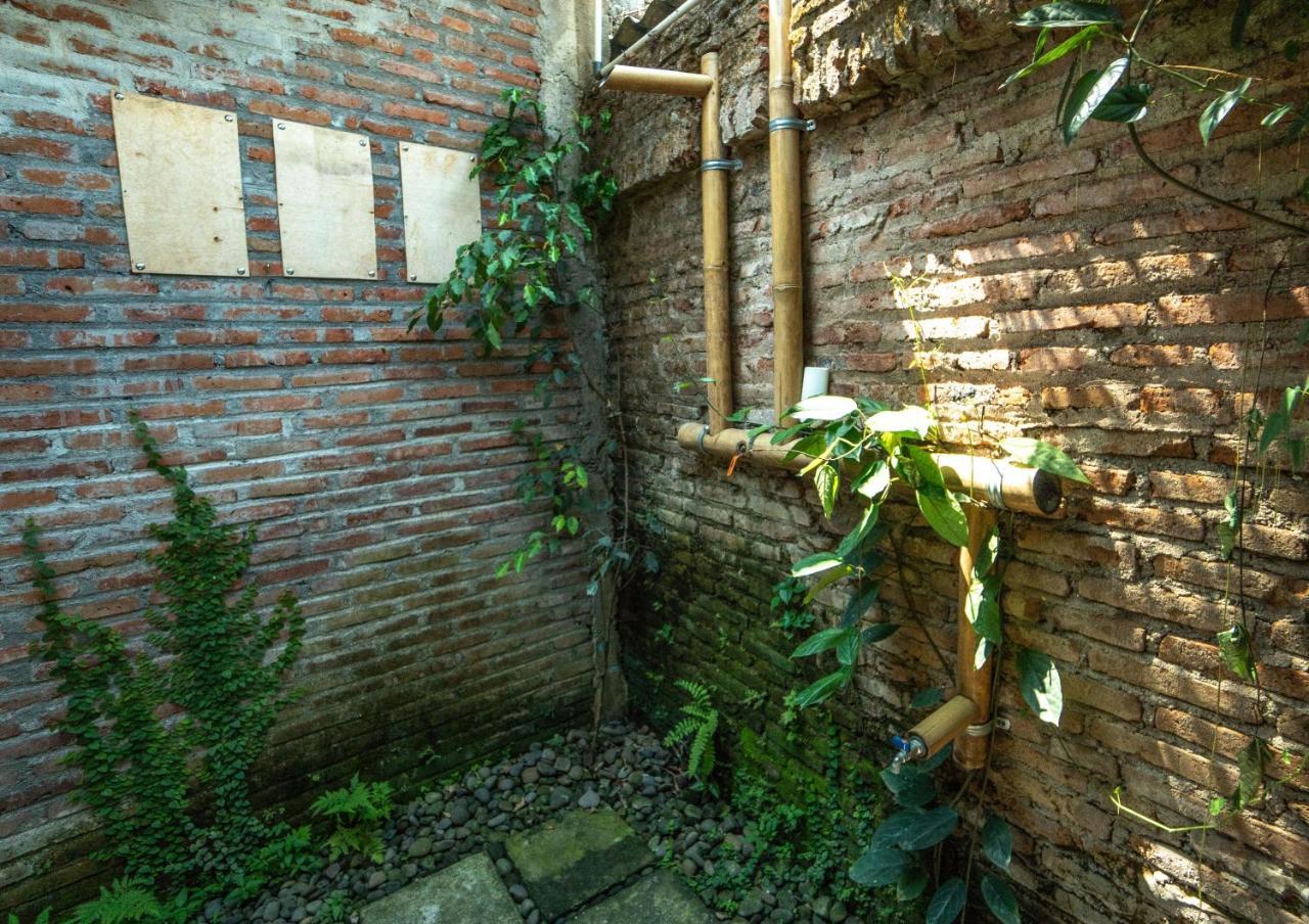 Losmanos Hostel Jogjacarta Exterior foto